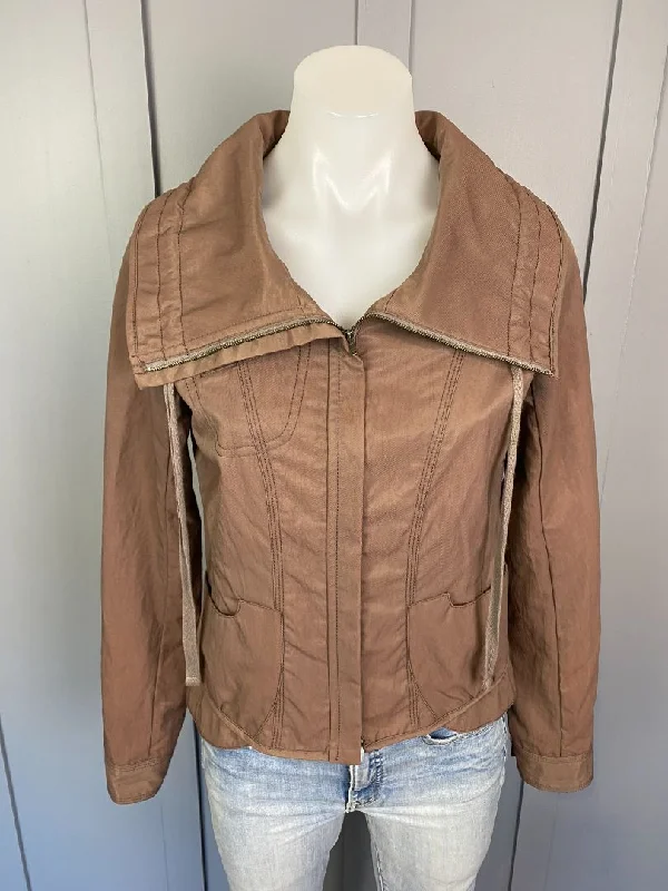 Brown Episode Jackets, 8