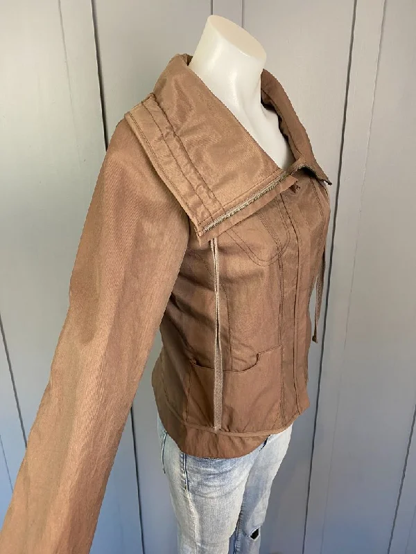 Brown Episode Jackets, 8