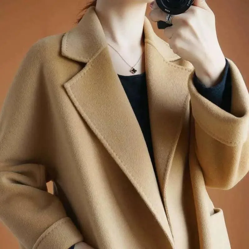 Fashionable loose and thin woolen overcoat