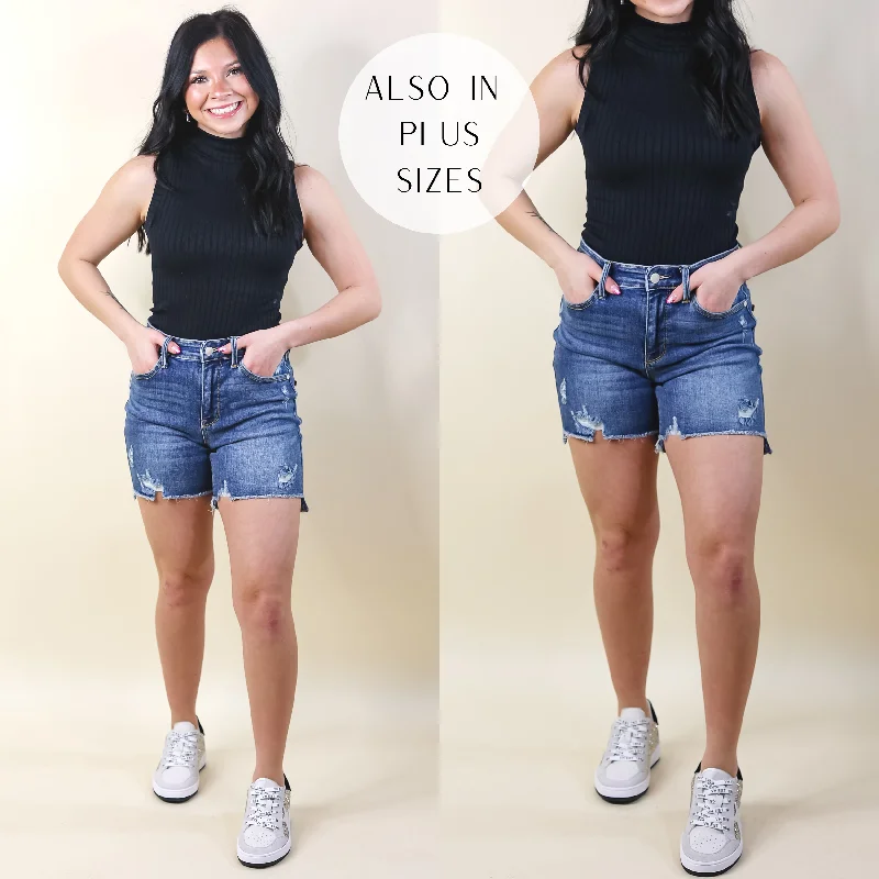 Judy Blue | Summer Daze Mid Thigh High-Low Shorts in Medium Wash